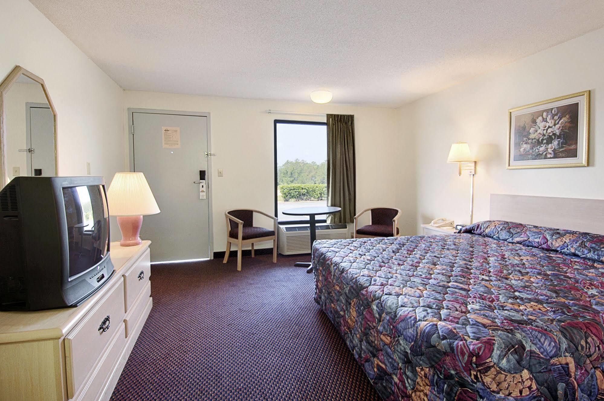 Howard Johnson By Wyndham Valdosta Chambre photo