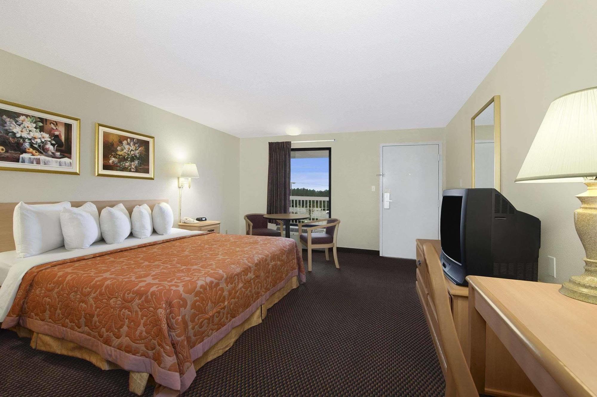 Howard Johnson By Wyndham Valdosta Extérieur photo