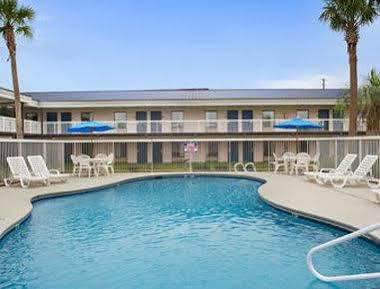 Howard Johnson By Wyndham Valdosta Extérieur photo